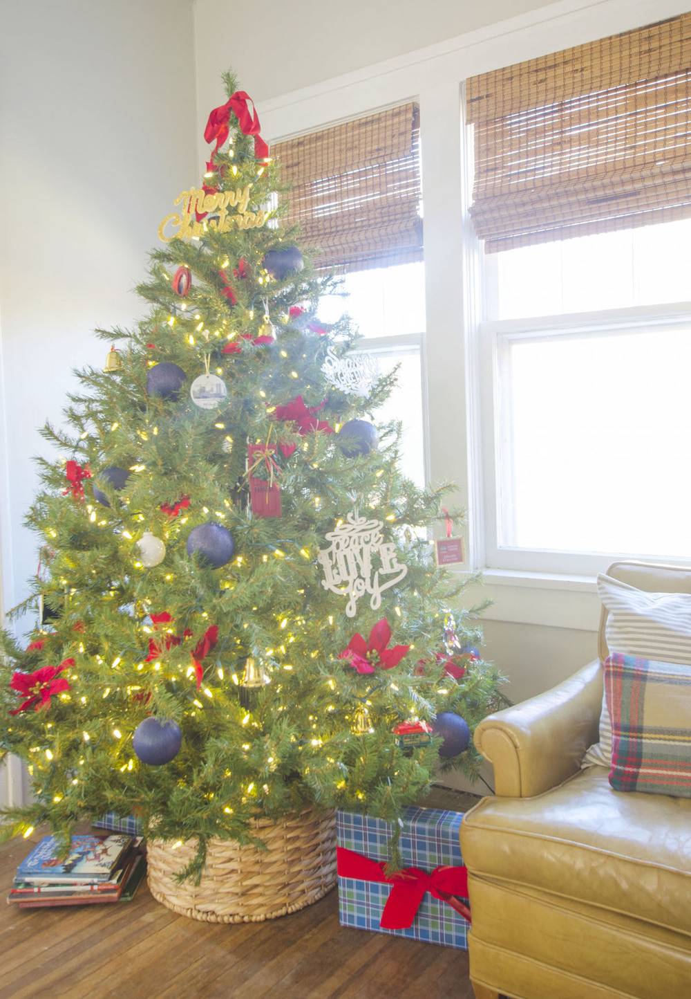 Turn a Storage Basket Into a Christmas Tree Skirt
