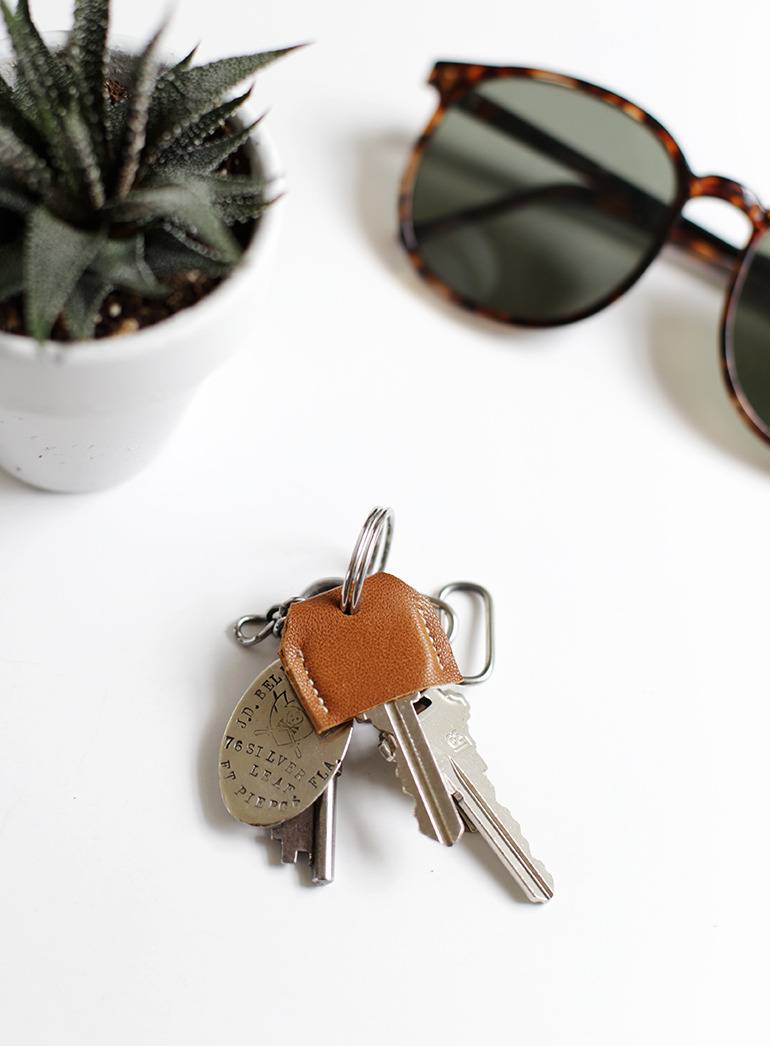 Gifts for men - Leather key cover