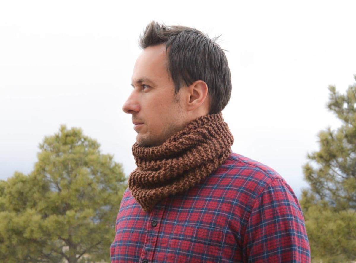 Knitted cowl
