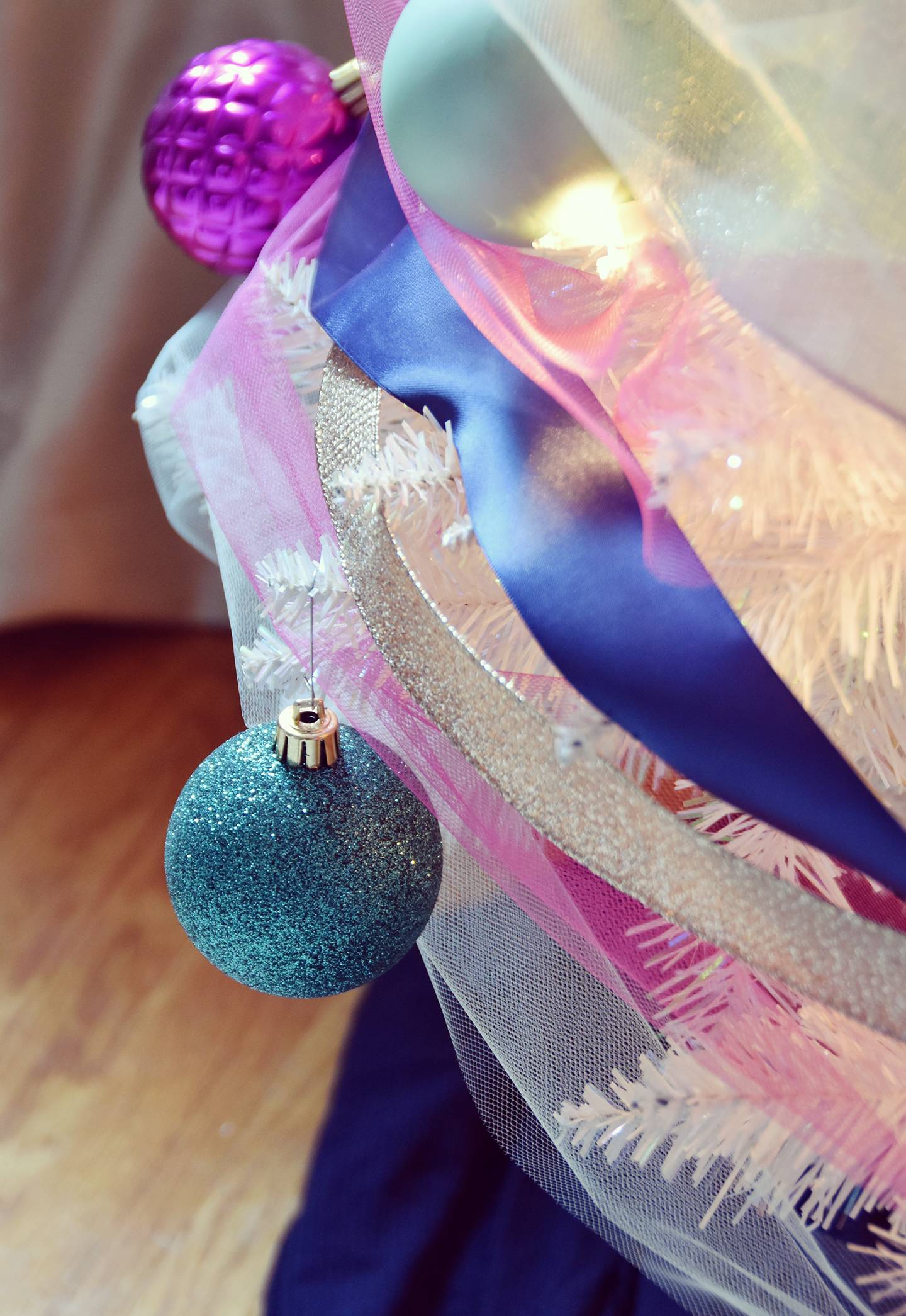 How To Decorate A Christmas Tree With Ribbon | Curbly #christmas #holiday #ribbon #nontraditional #unique