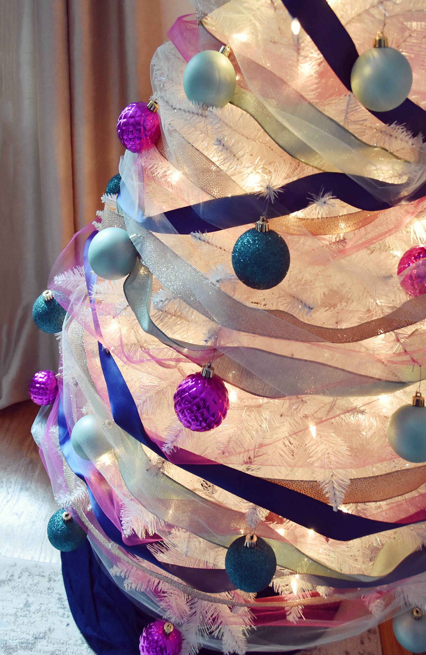 How To Decorate A Christmas Tree With Ribbon | Curbly #christmas #holiday #ribbon #nontraditional #unique