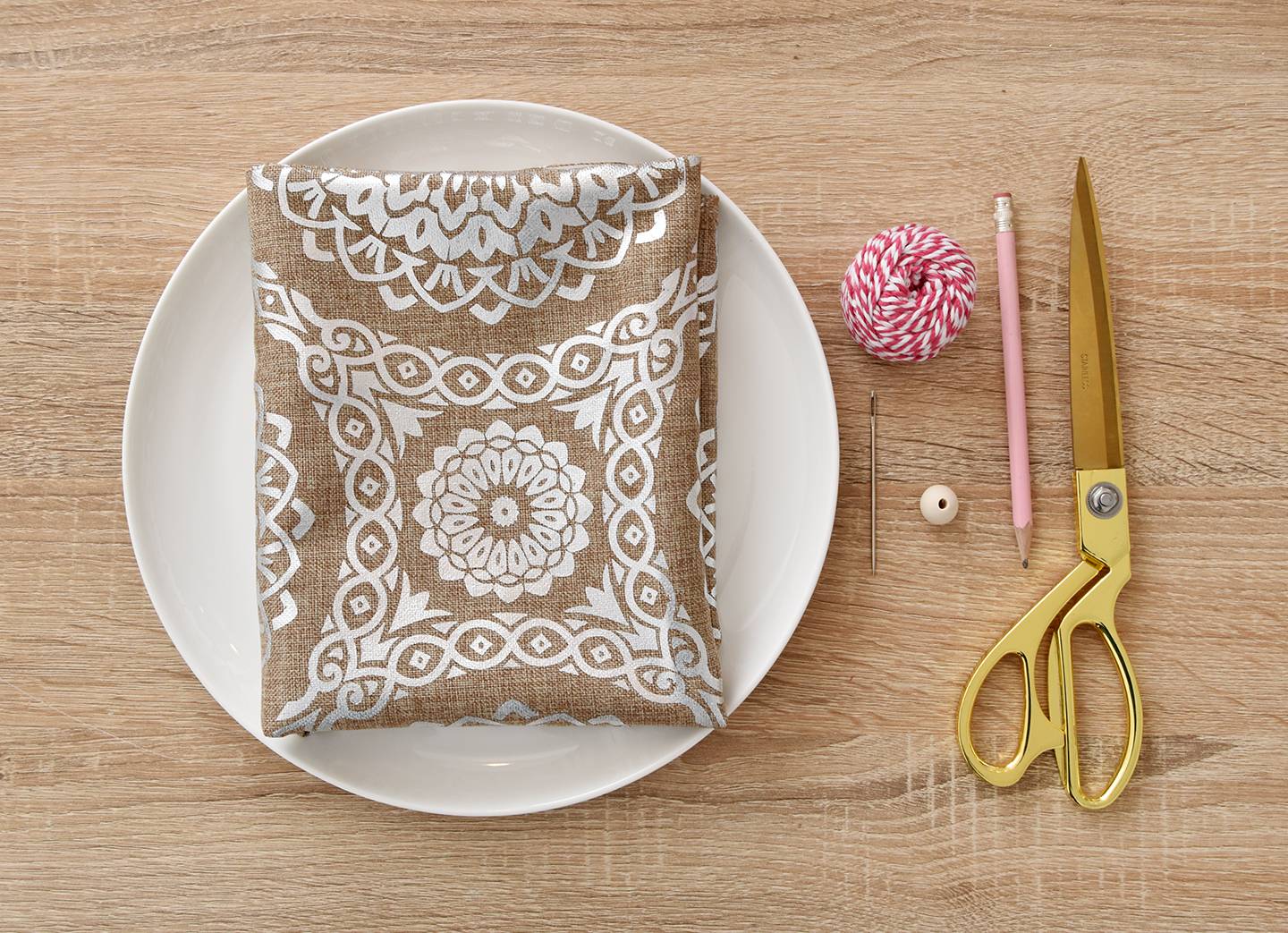 Easy DIY Cinch Pouch Gift Bag | Curbly #reusable #diy #holiday 