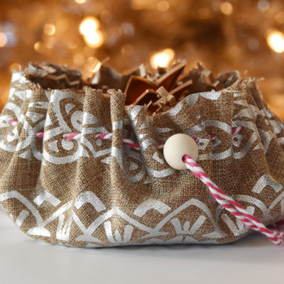 Easy DIY Cinch Pouch Gift Bag | Curbly #reusable #diy #holiday