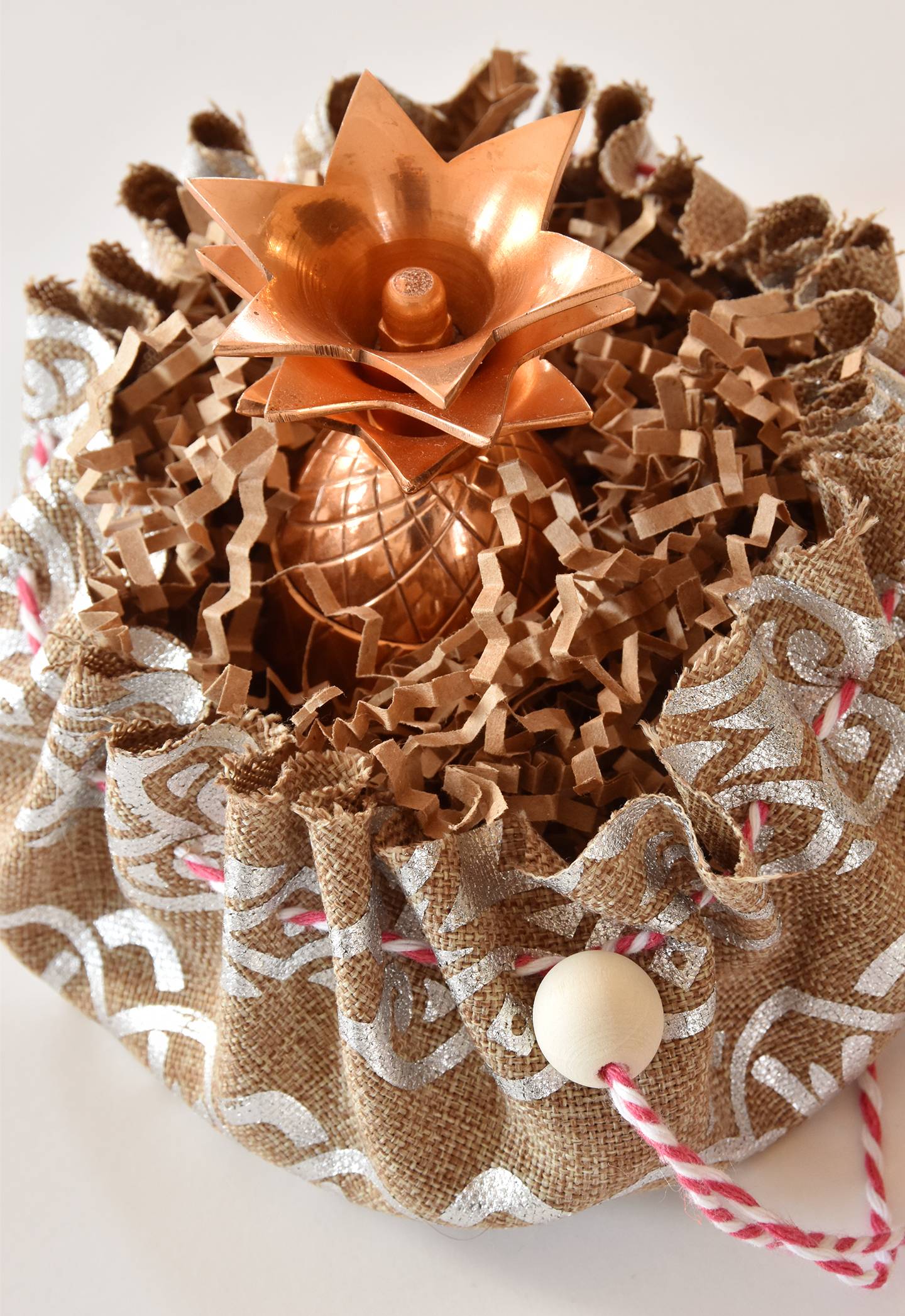 Easy DIY Cinch Pouch Gift Bag | Curbly #reusable #diy #holiday 