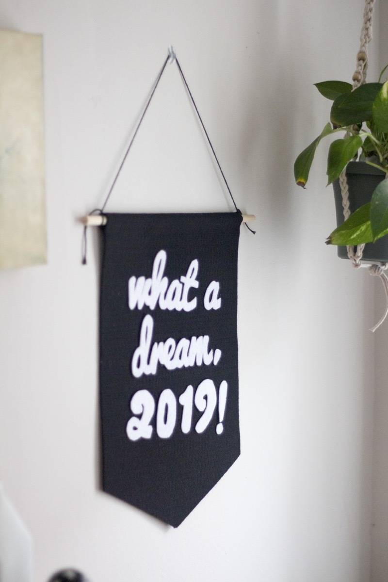 DIY felt banner for the new year