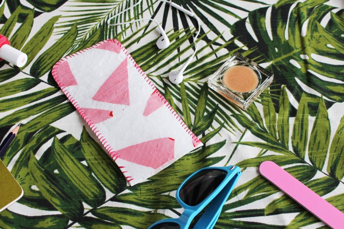 How to fuse plastic bags (and how to make a sunglasses case!)