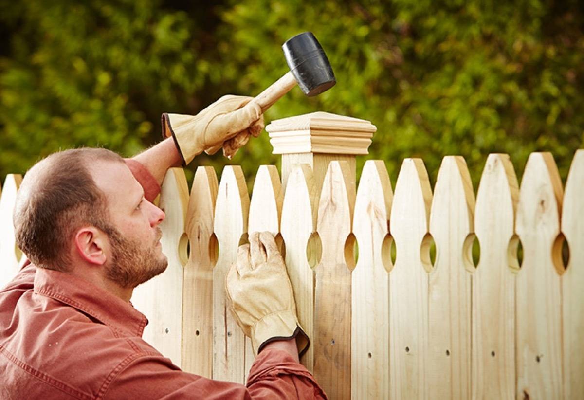 How to build a fence: 59 DIY landscaping ideas