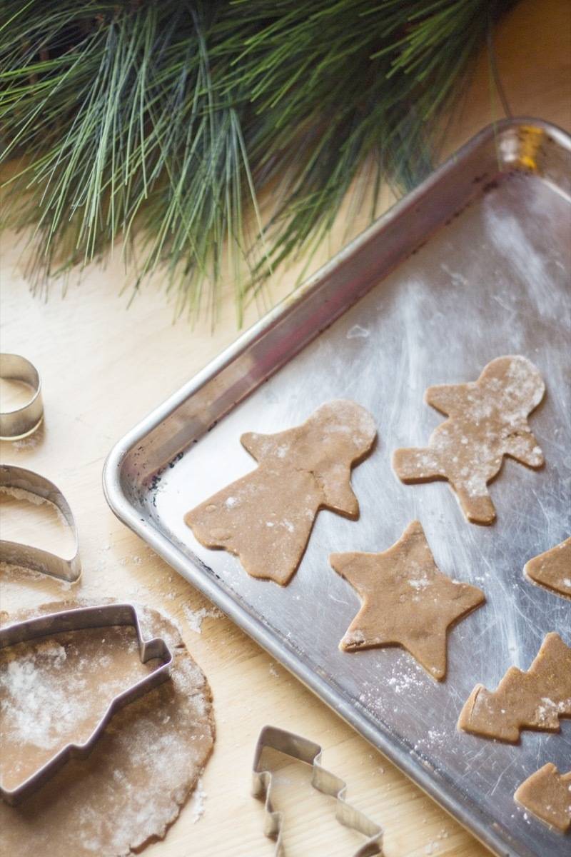 Tips on throwing a great holiday cookie decorating party