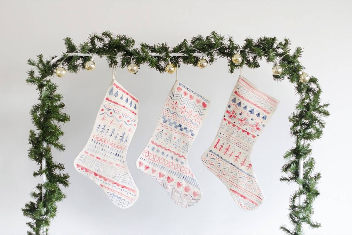 Nordic patterns in a watercolor effect | Learn how to hand-paint patterns for the holidays