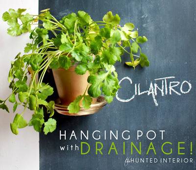 HANGING POTS WITH DRAINAGE