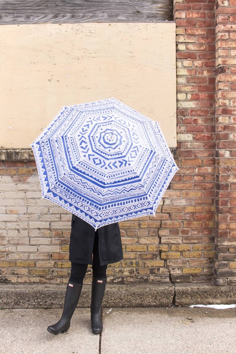 Transform a boring umbrella into an indigo blue beauty!