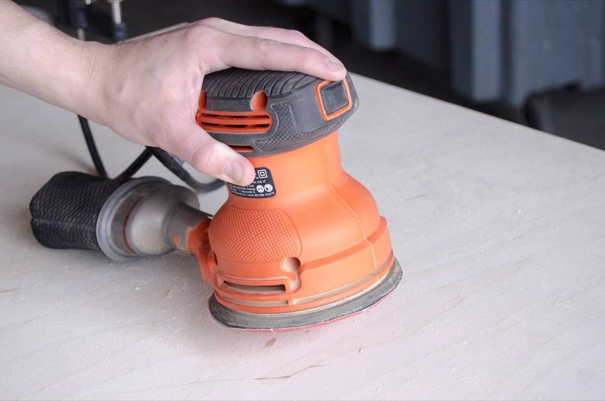 DIY small dining table - Sand the tabletop