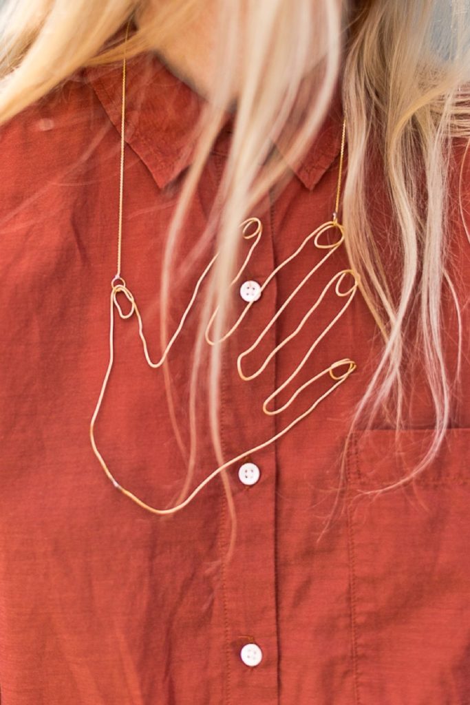 DIY Mother's Day Gift Ideas: Hand-shaped necklace