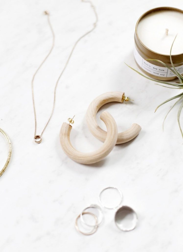 DIY Mother's Day Gift Ideas: Wooden earrings