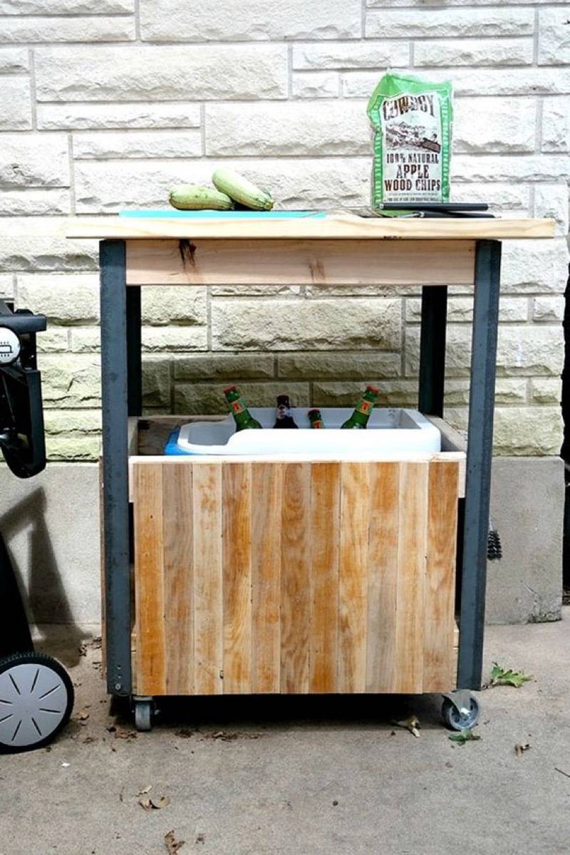 62 DIY Projects to Transform Your Backyard: Simple grilling cart