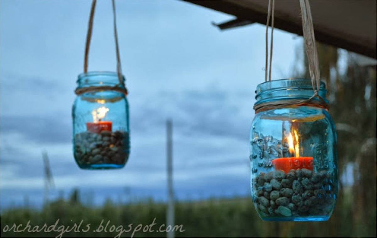 62 DIY Projects to Transform Your Backyard: Mason jar lamps