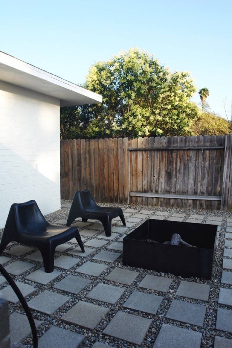 62 DIY Projects to Transform Your Backyard: Minimal fire pit