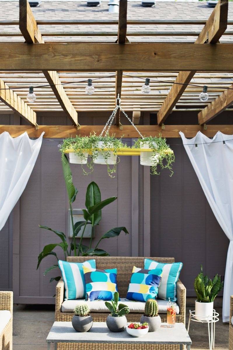 62 DIY Projects to Transform Your Backyard: Plant chandelier