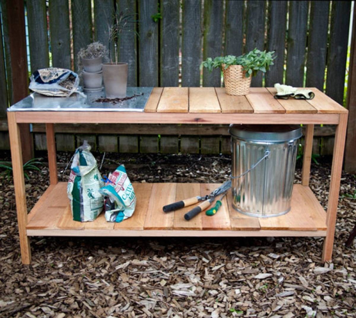 62 DIY Projects to Transform Your Backyard: Gardening table