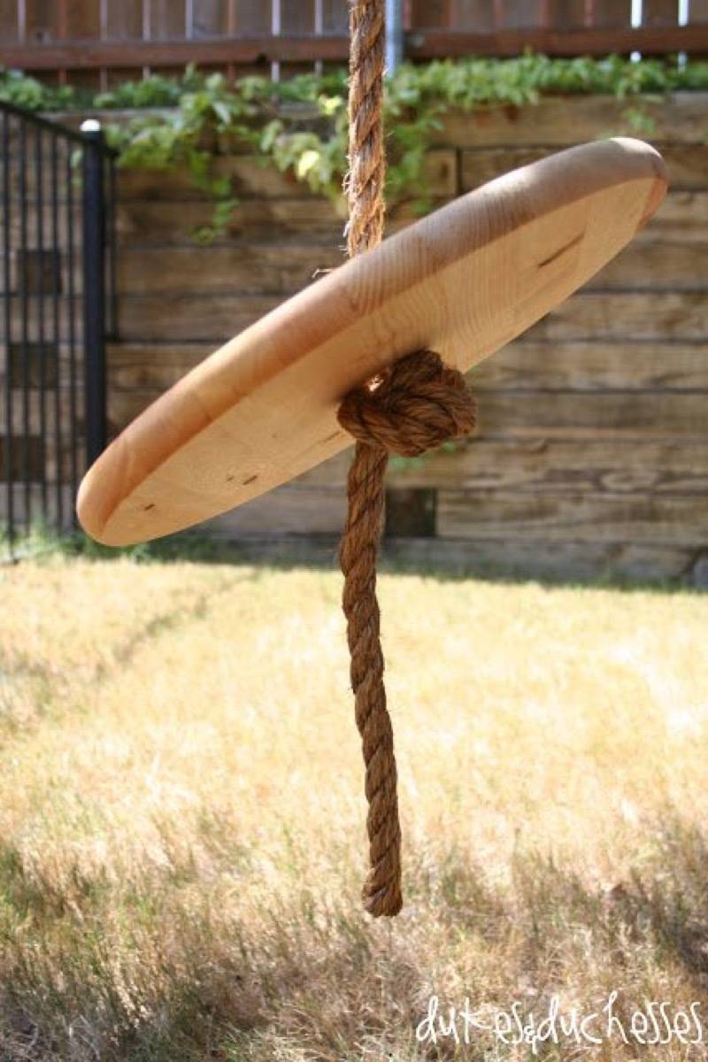 62 DIY Projects to Transform Your Backyard: Circular rope swing