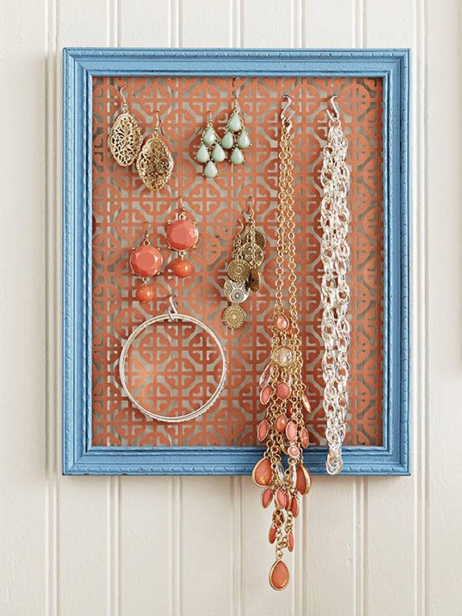 Decorative metal jewelry holder