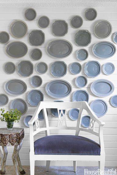 Plates as wall decor in a living room