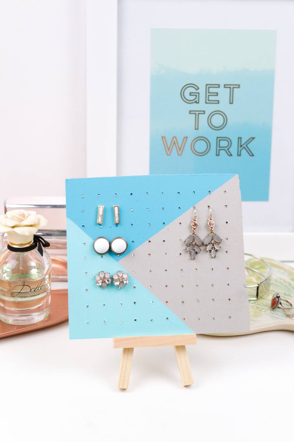 DIY earring easel