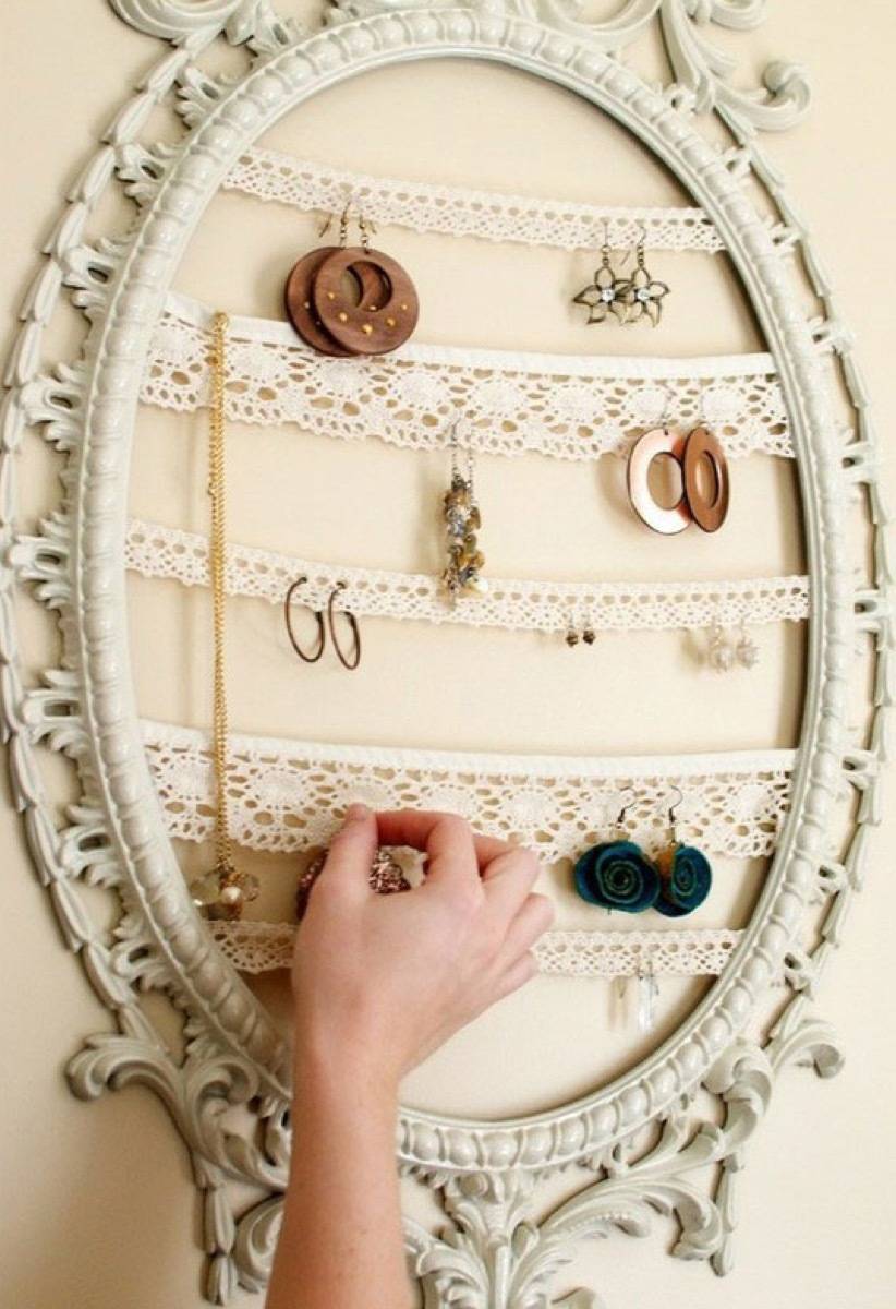 Lace jewelry organizer