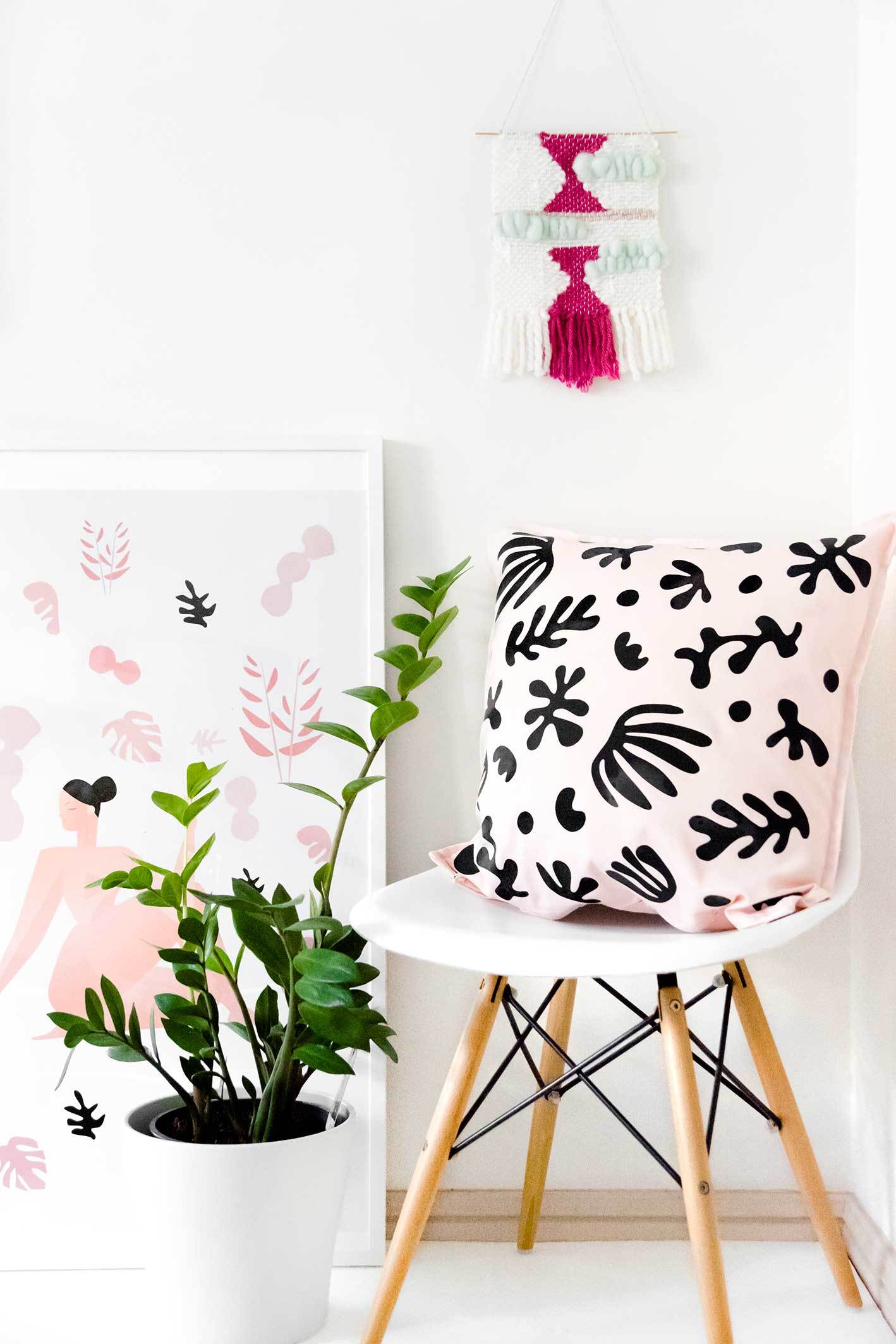 Dress up a plain pillow in an instant with heat-set vinyl (plus free printable!)
