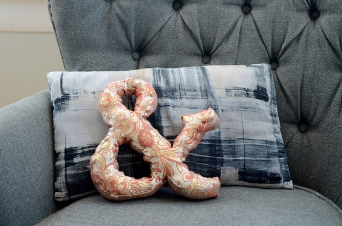 Our Favorite Pillow Projects from the Curbly Archives | Ampersand pillow