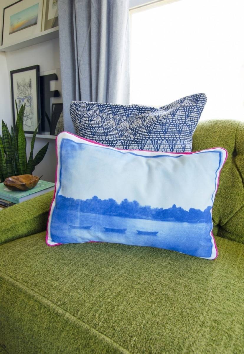 Our Favorite Pillow Projects from the Curbly Archives | Cyanotype pillow