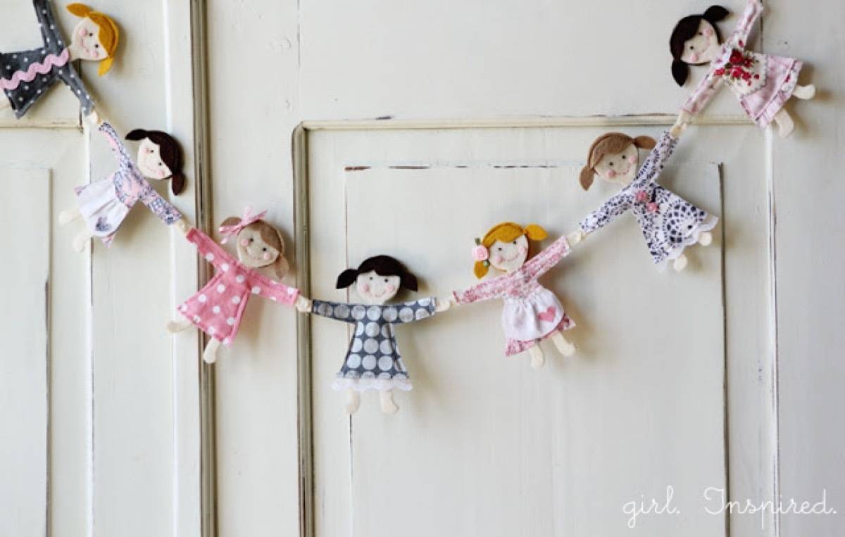 Kids garland idea from girl. Inspired. | 75 DIY Kids Decor Ideas