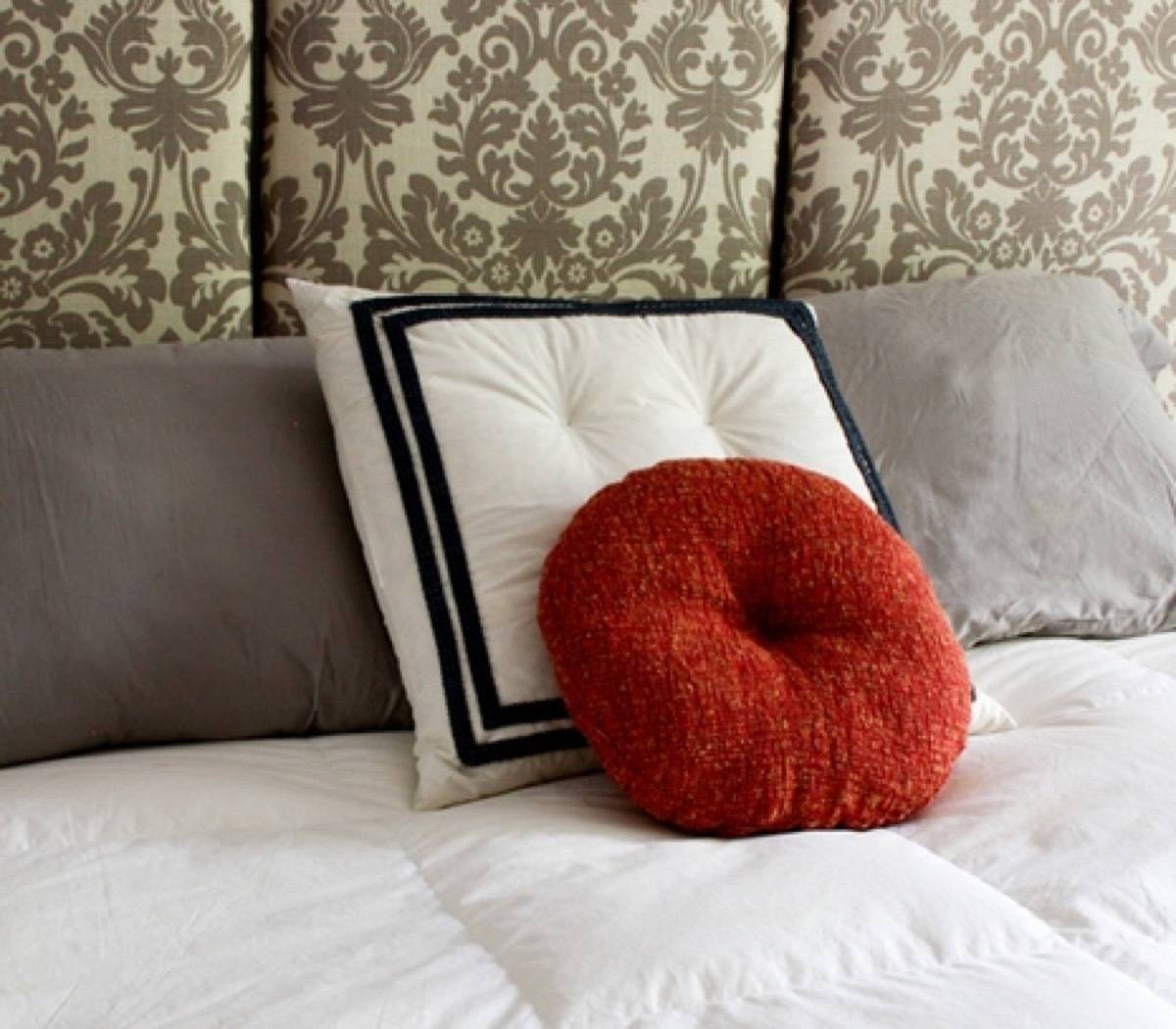 Our Favorite Pillow Projects from the Curbly Archives | Mock French-linen pillow