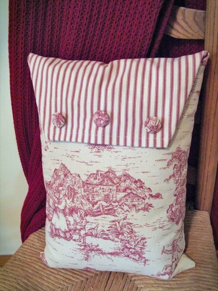 Our Favorite Pillow Projects from the Curbly Archives | Vintage Button Pillow