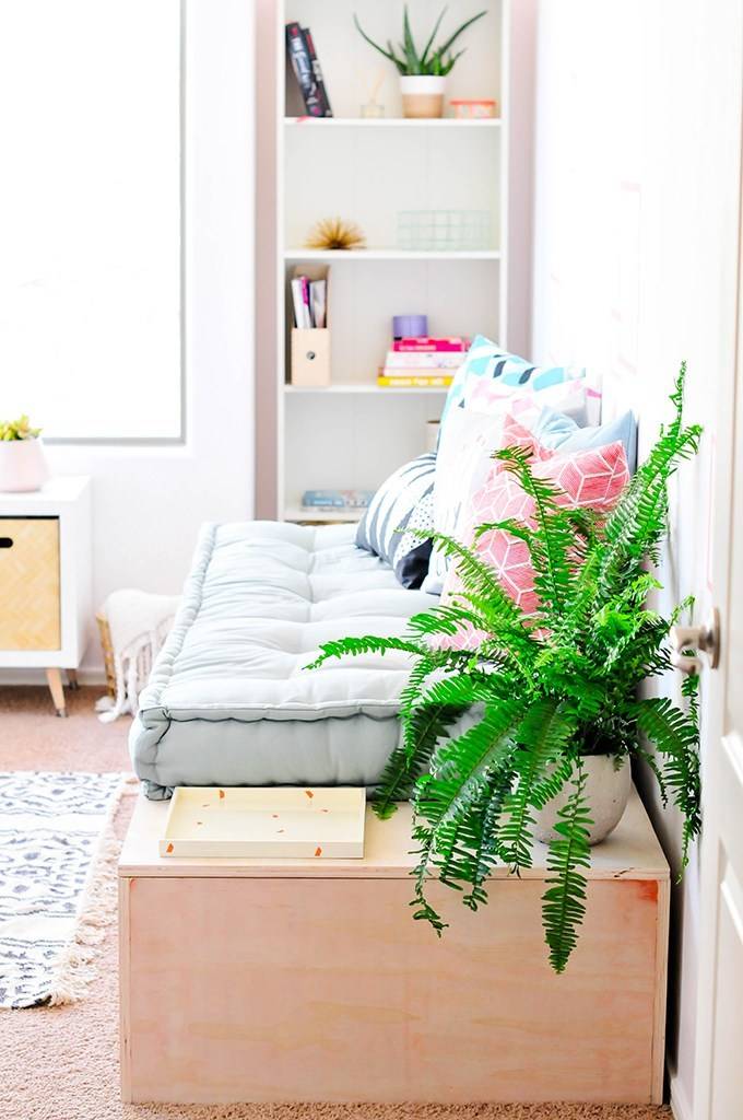 10 DIY Daybeds Done On The Cheap 