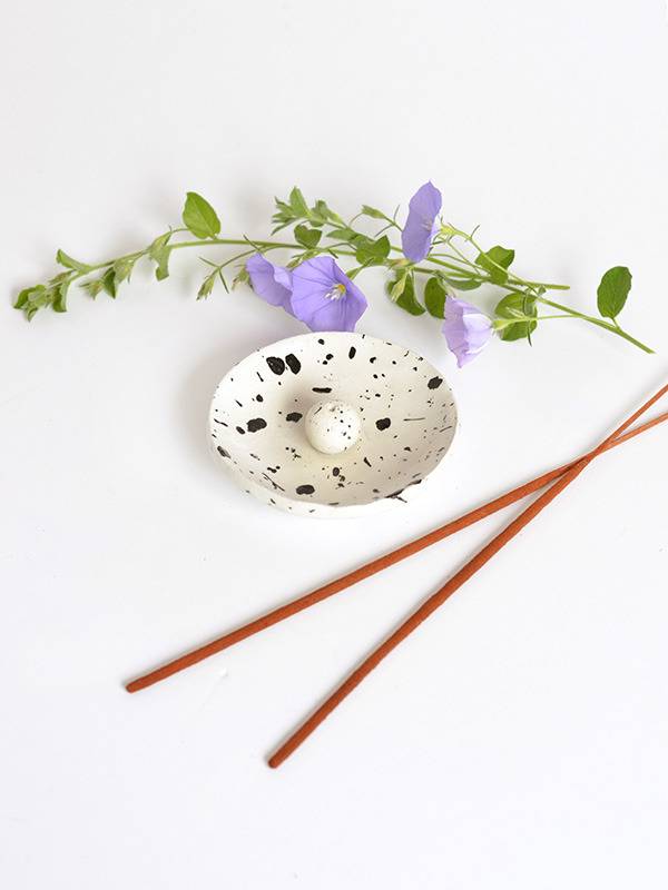 DIY clay incense holder