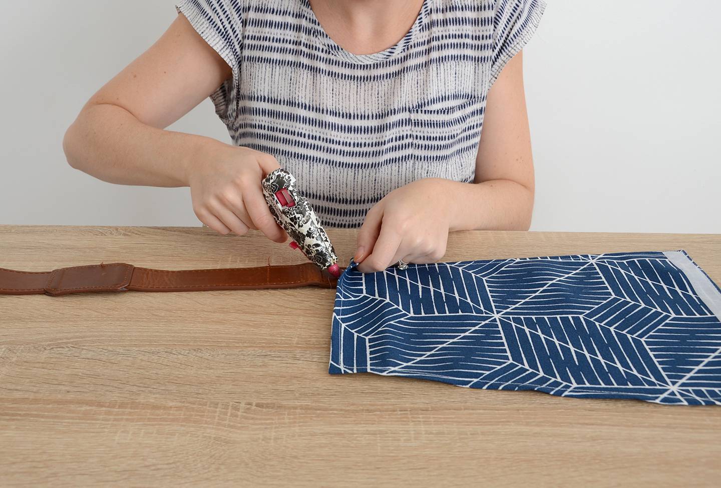 Make This! Crafter's Tool Belt With Detachable Apron | Curbly #diy #sewing 