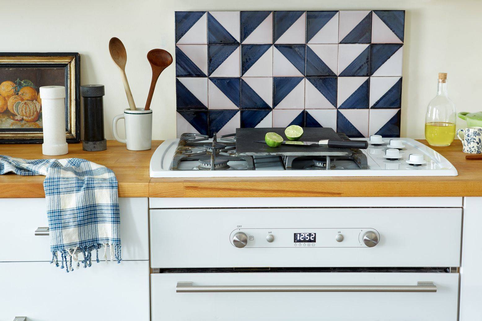 DIY temporary tiled backsplash