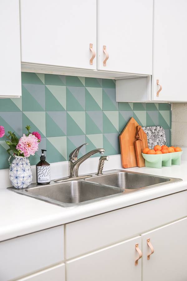 how to make a renter-friendly backsplash