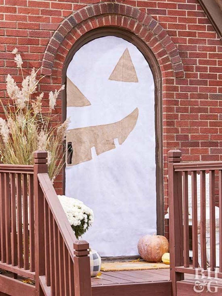 Jack-o-lantern door wrap