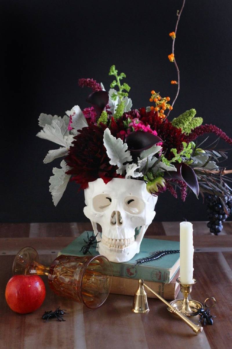 Skeleton vase