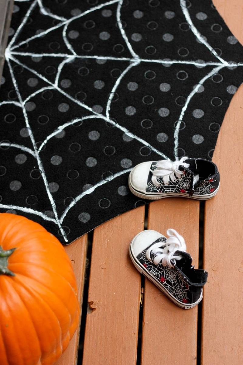 Spider web doormat