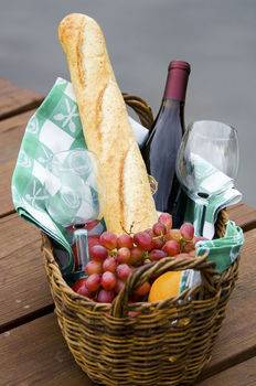 Wine gift basket