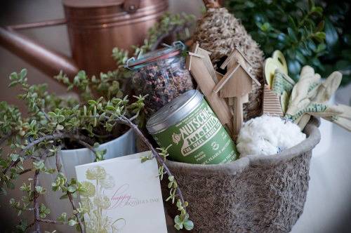 gift basket idea for gardeners
