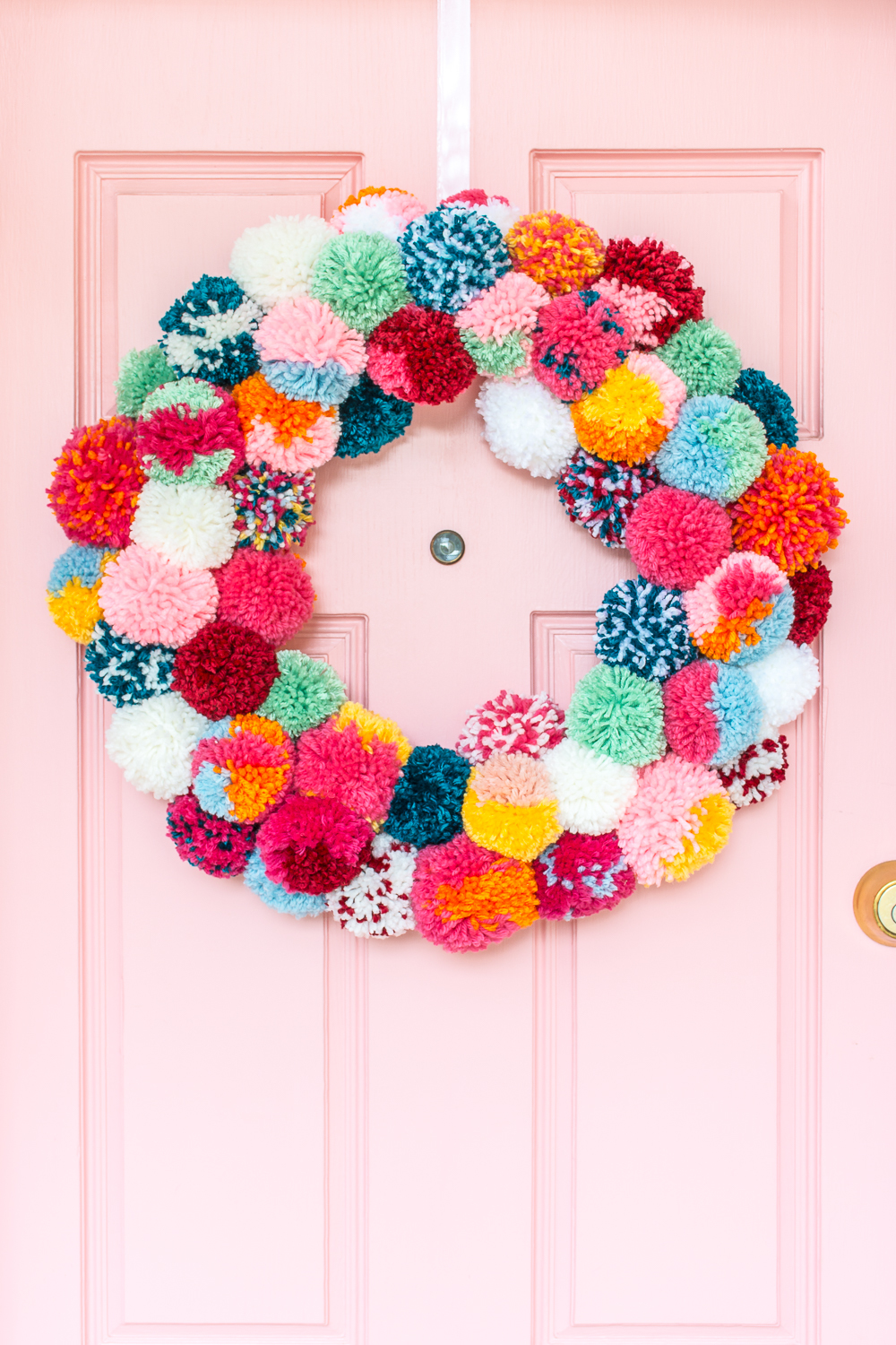 DIY Yarn Christmas Pom Pom Wreath - That Craft Site - fun and easy DIY  tutorials