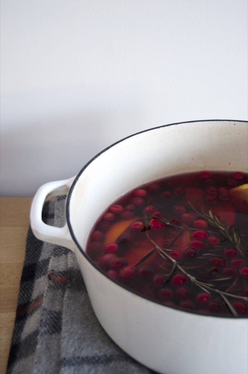 Make your house smell like Christmas with this stovetop potpourri recipe.