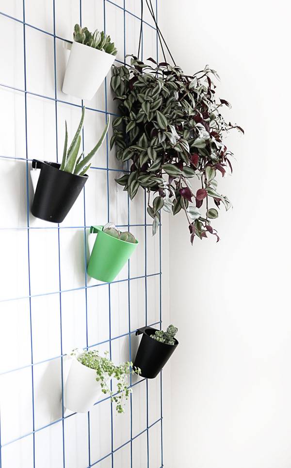 DIY Modern Wire Plant Hanger