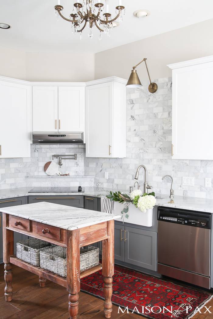https://www.curbly.com/wp-content/uploads/2021/01/gray-and-white-kitchen-9.jpg
