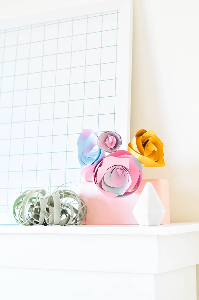 An easy-to-make bouquet of paper roses!