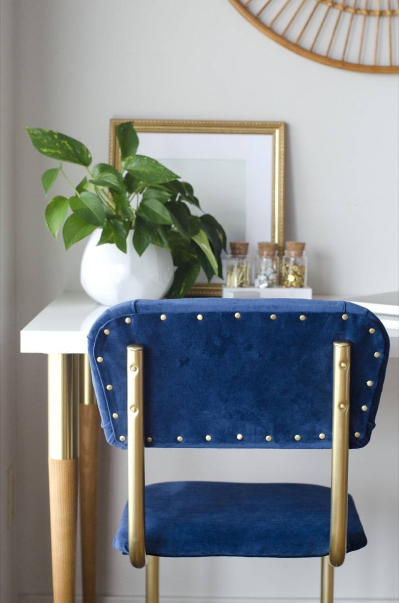Chair makeover in blue velvet and gold